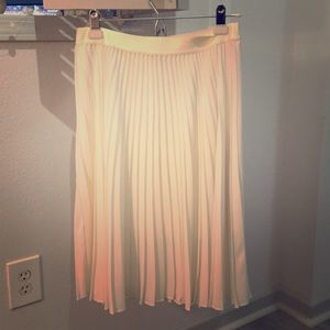 Beautiful pleated ivory skirt from Express
